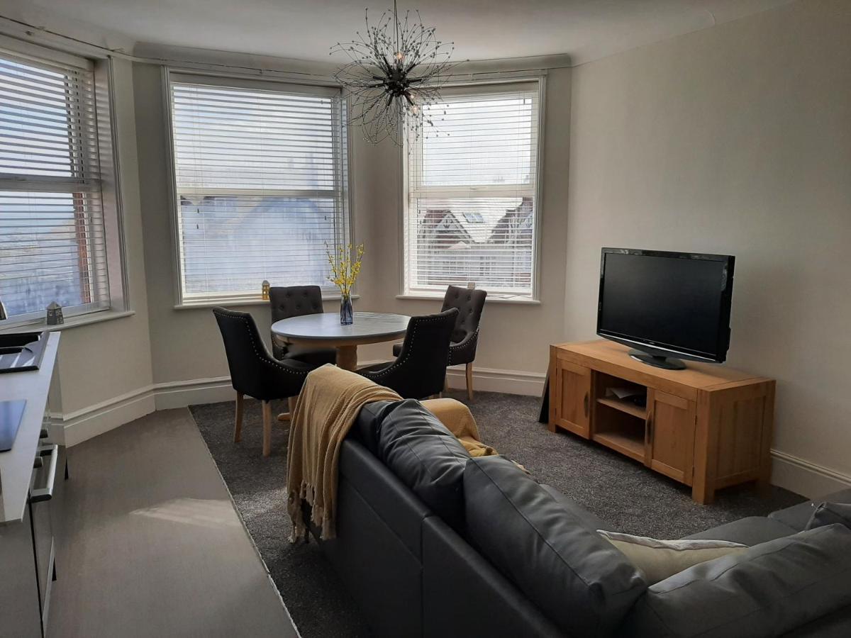 Beachmount Holiday Apartments Colwyn Bay Exteriör bild