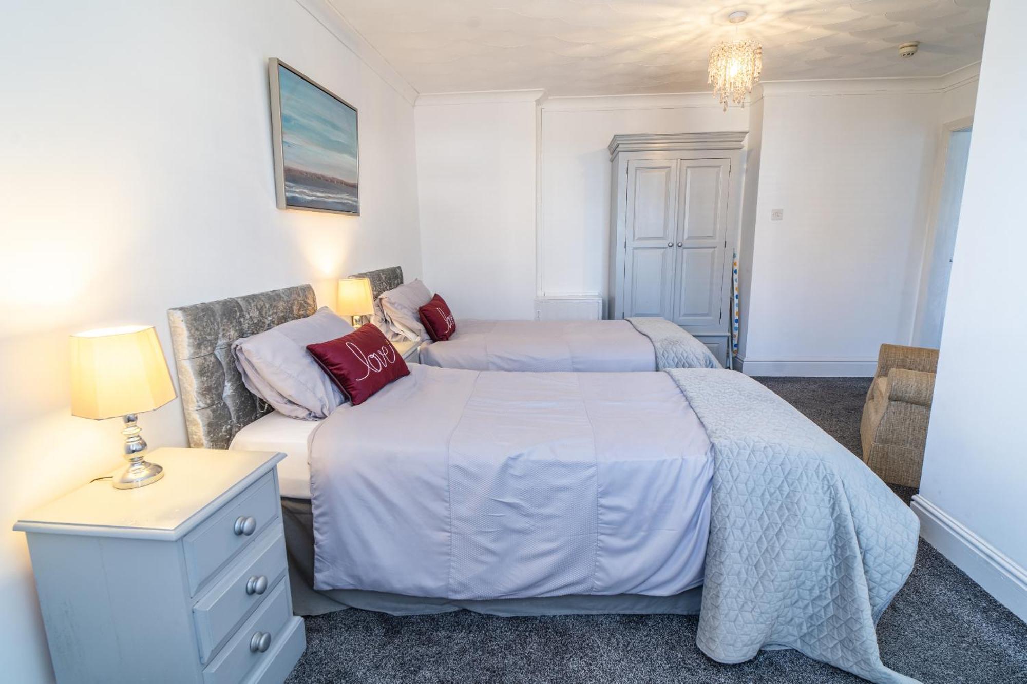 Beachmount Holiday Apartments Colwyn Bay Exteriör bild